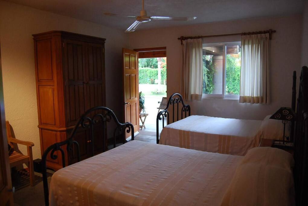 Superb Villa Retreat In Beautiful Gated Community Walking Distance From Local Shops Tezoyuca ภายนอก รูปภาพ